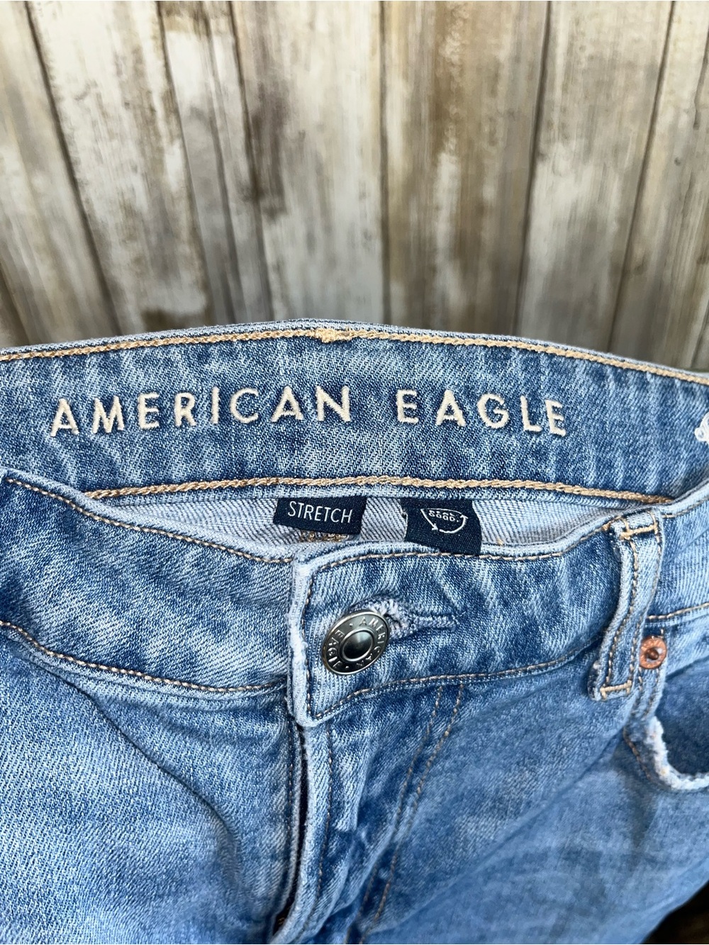 American Eagle Super High Rise Baggy Wide Leg Jeans Medium Wash Size 4 - Picture 8 of 10